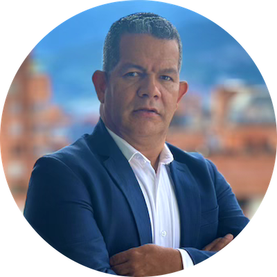  Our Real Estate Agent Luis Alveiro